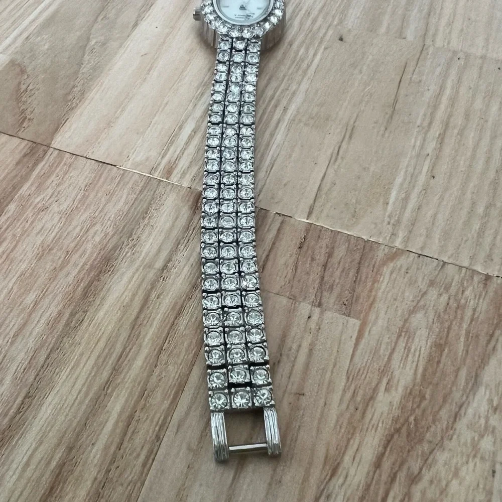 Suzanne somers rhinestone cocktail bracelet dress watch NEW BATTERY